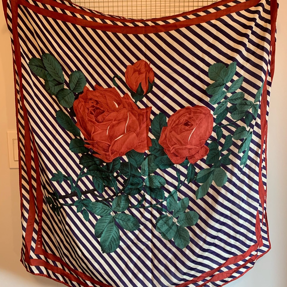 GORGEOUS 100% Silk Perry Ellis Scarf